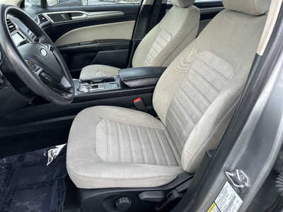2020 Ford Fusion, $1. Photo 8