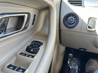 2019 Ford Taurus, $1. Photo 10