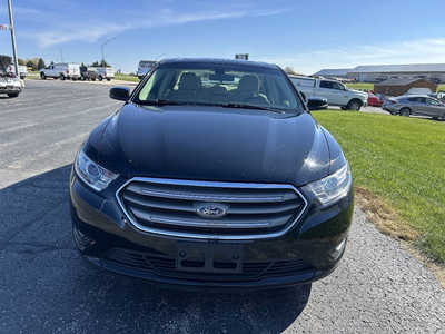 2019 Ford Taurus, $1. Photo 2