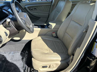 2019 Ford Taurus, $1. Photo 9