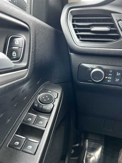 2020 Ford Escape, $14995. Photo 10