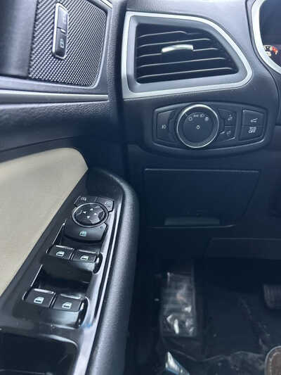 2019 Ford Edge, $1. Photo 10