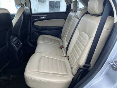 2019 Ford Edge, $1. Photo 6