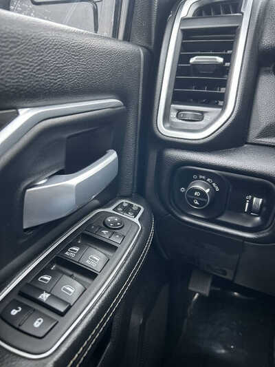 2024 RAM 2500 Crew Cab, $1. Photo 10