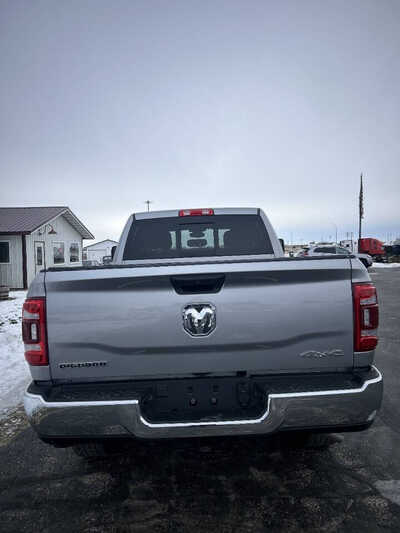 2024 RAM 2500 Crew Cab, $1. Photo 4