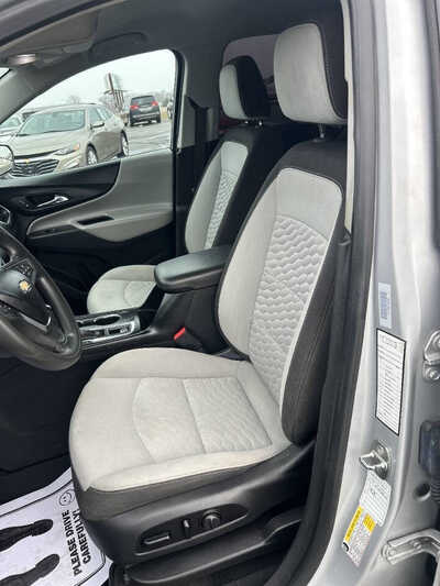 2020 Chevrolet Equinox, $1. Photo 9
