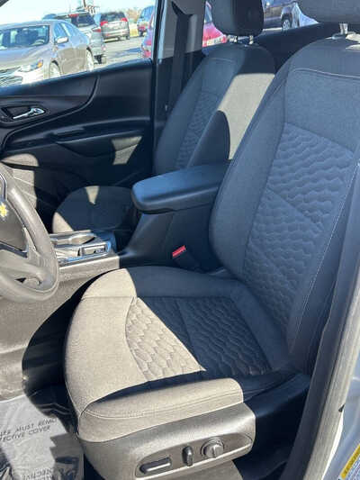 2021 Chevrolet Equinox, $14495. Photo 9