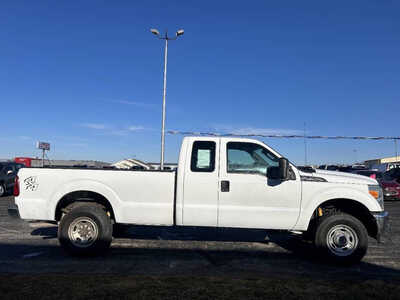 2015 Ford F250 Ext Cab, $1. Photo 3