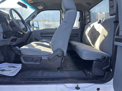 2015 Ford F250 Ext Cab, $1. Photo 6