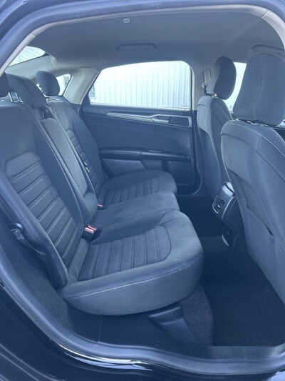 2020 Ford Fusion, $1. Photo 6