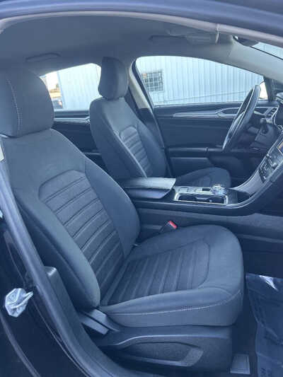 2020 Ford Fusion, $1. Photo 8