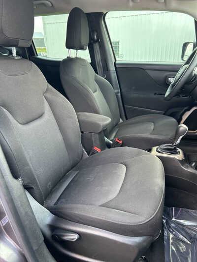 2016 Jeep Renegade, $13495. Photo 7