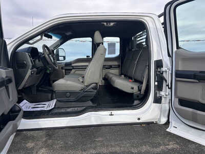 2019 Ford F250 Ext Cab, $1. Photo 6