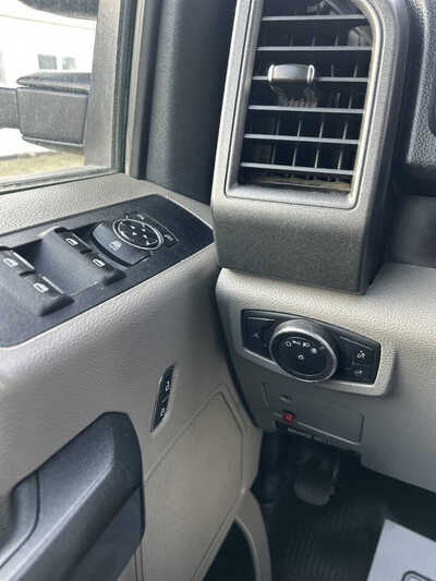 2019 Ford F250 Ext Cab, $1. Photo 9