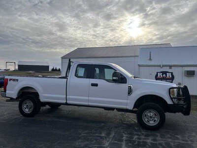 2019 Ford F250 Ext Cab, $1. Photo 1