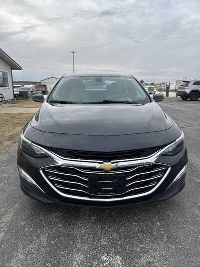 2022 Chevrolet Malibu, $1. Photo 2
