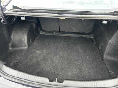 2022 Chevrolet Malibu, $1. Photo 5