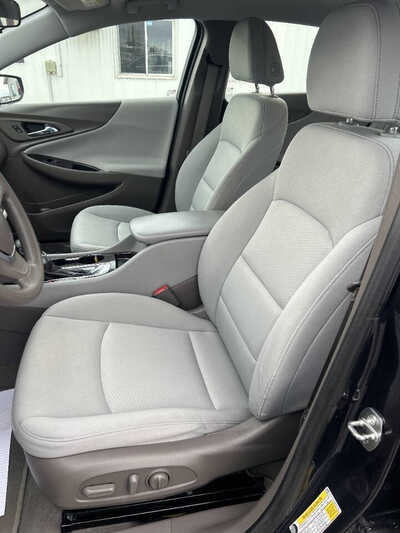 2022 Chevrolet Malibu, $1. Photo 7