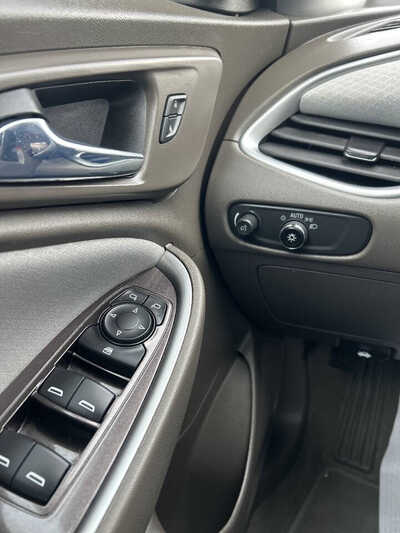 2022 Chevrolet Malibu, $1. Photo 8