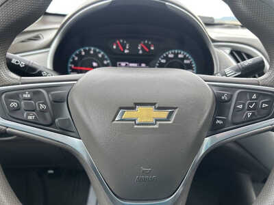 2022 Chevrolet Malibu, $1. Photo 9