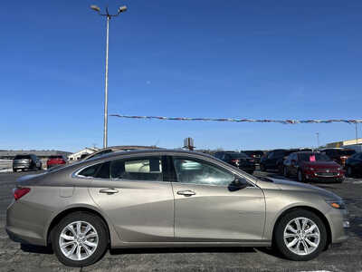 2022 Chevrolet Malibu, $13495. Photo 3