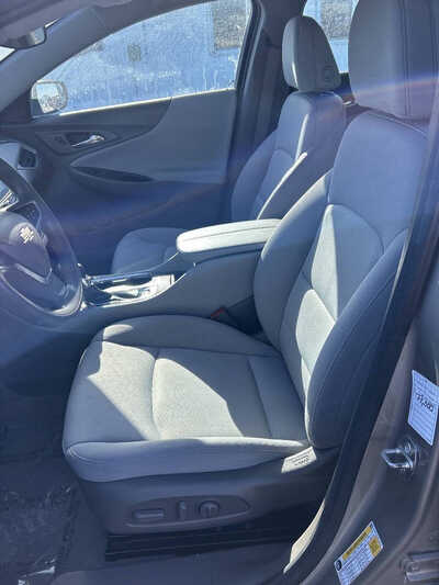 2022 Chevrolet Malibu, $13495. Photo 7