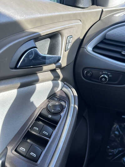 2022 Chevrolet Malibu, $13495. Photo 8