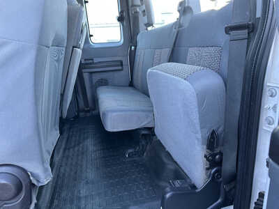 2016 Ford F250 Ext Cab, $1. Photo 5