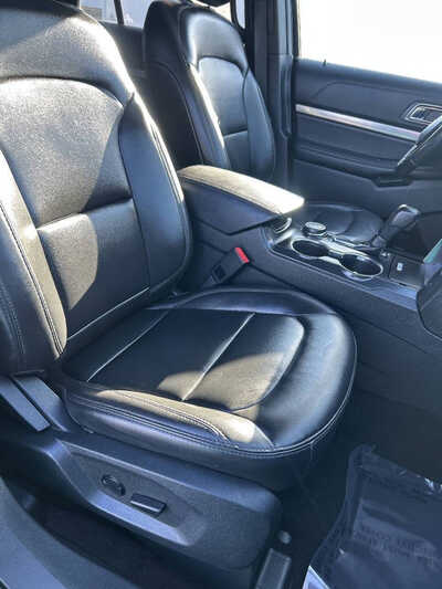2019 Ford Explorer, $1. Photo 10