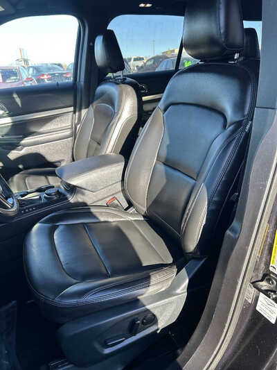 2019 Ford Explorer, $1. Photo 11