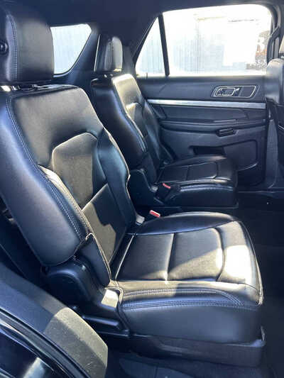 2019 Ford Explorer, $1. Photo 7