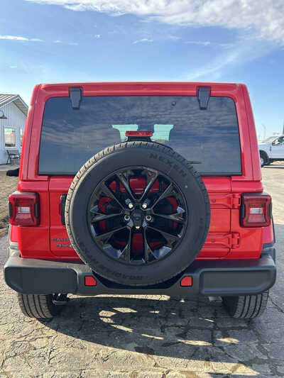 2025 Jeep Wrangler, $1. Photo 3