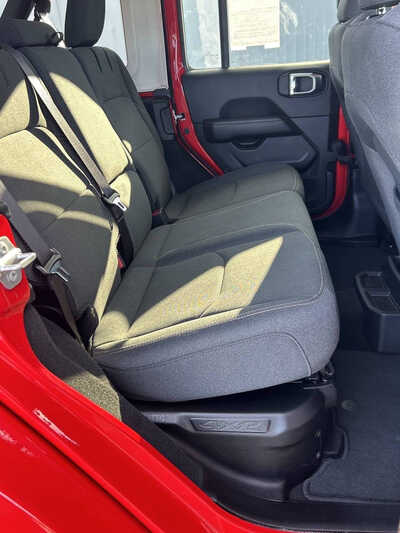 2025 Jeep Wrangler, $1. Photo 5