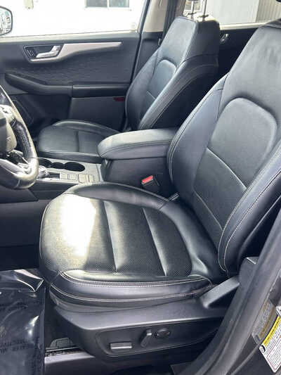 2020 Ford Escape, $1. Photo 9