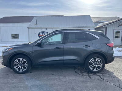 2020 Ford Escape, $1. Photo 1