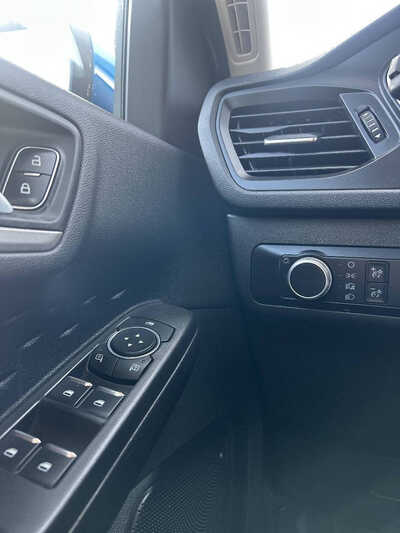 2020 Ford Escape, $1. Photo 10