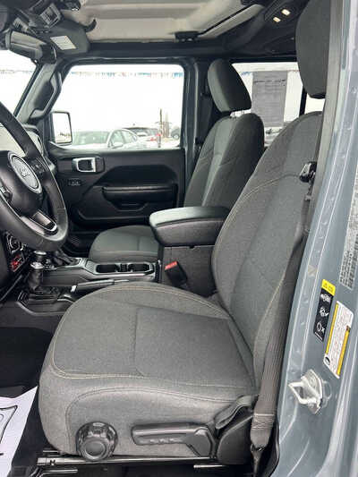 2025 Jeep Wrangler, $0. Photo 9