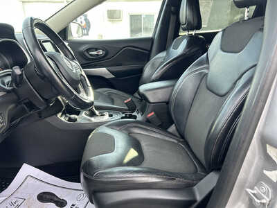 2020 Jeep Cherokee, $1. Photo 9