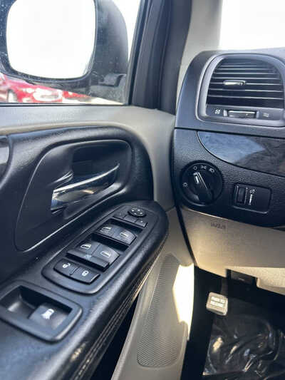 2019 Dodge Caravan, Grand, $8995. Photo 10