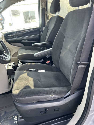 2019 Dodge Caravan, Grand, $8995. Photo 9
