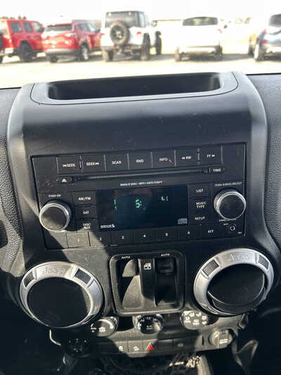 2012 Jeep Wrangler, $1. Photo 12