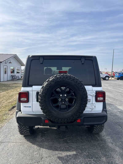 2025 Jeep Wrangler, $1. Photo 4