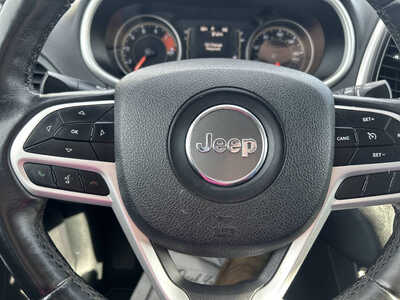 2020 Jeep Cherokee, $1. Photo 11