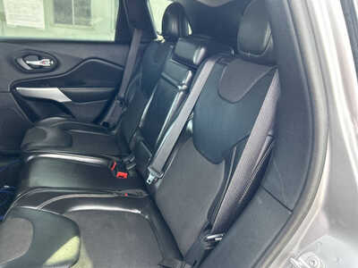 2020 Jeep Cherokee, $1. Photo 7