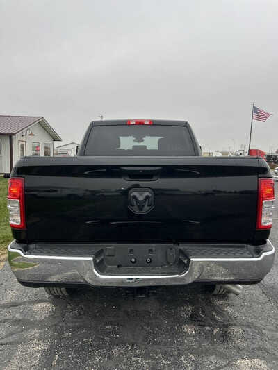 2024 RAM 2500, $38895. Photo 4