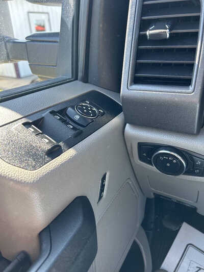 2017 Ford F250 Crew Cab, $22495. Photo 11