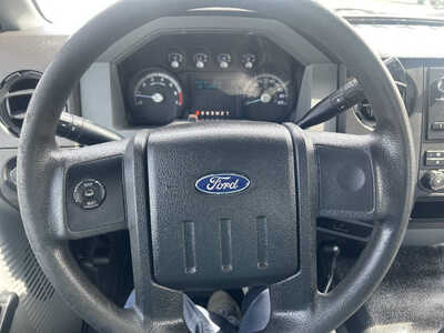 2014 Ford F250 Reg Cab, $15495. Photo 10