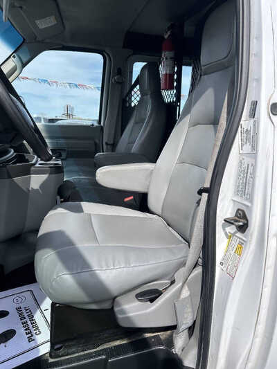 2013 Ford E-Series, $1. Photo 10