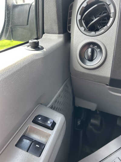 2013 Ford E-Series, $1. Photo 11