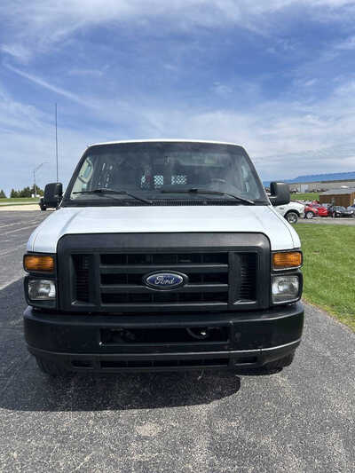 2013 Ford E-Series, $1. Photo 2